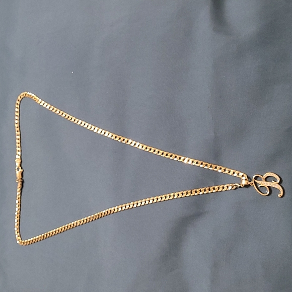 chain with letter b charm cuban style chain - Picture 3 of 3